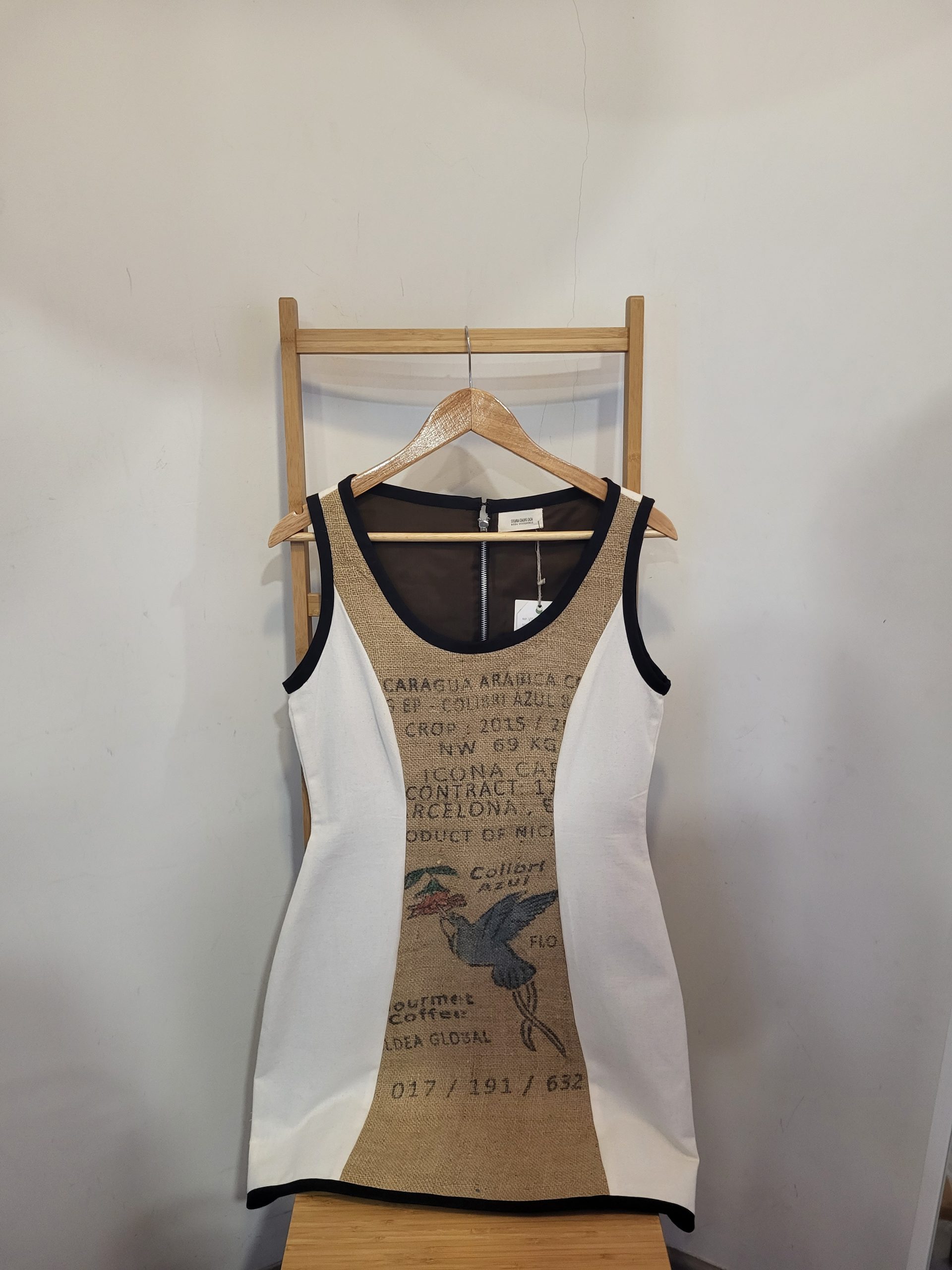 Vestido blanco de algodón y yute – SILVIA CALVO
